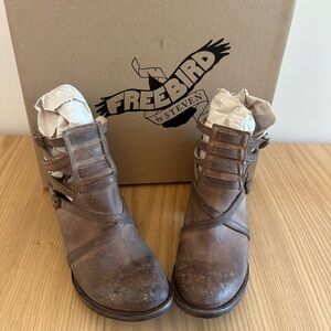 New in box Freebird by Steven distressed brown leather ankle boots